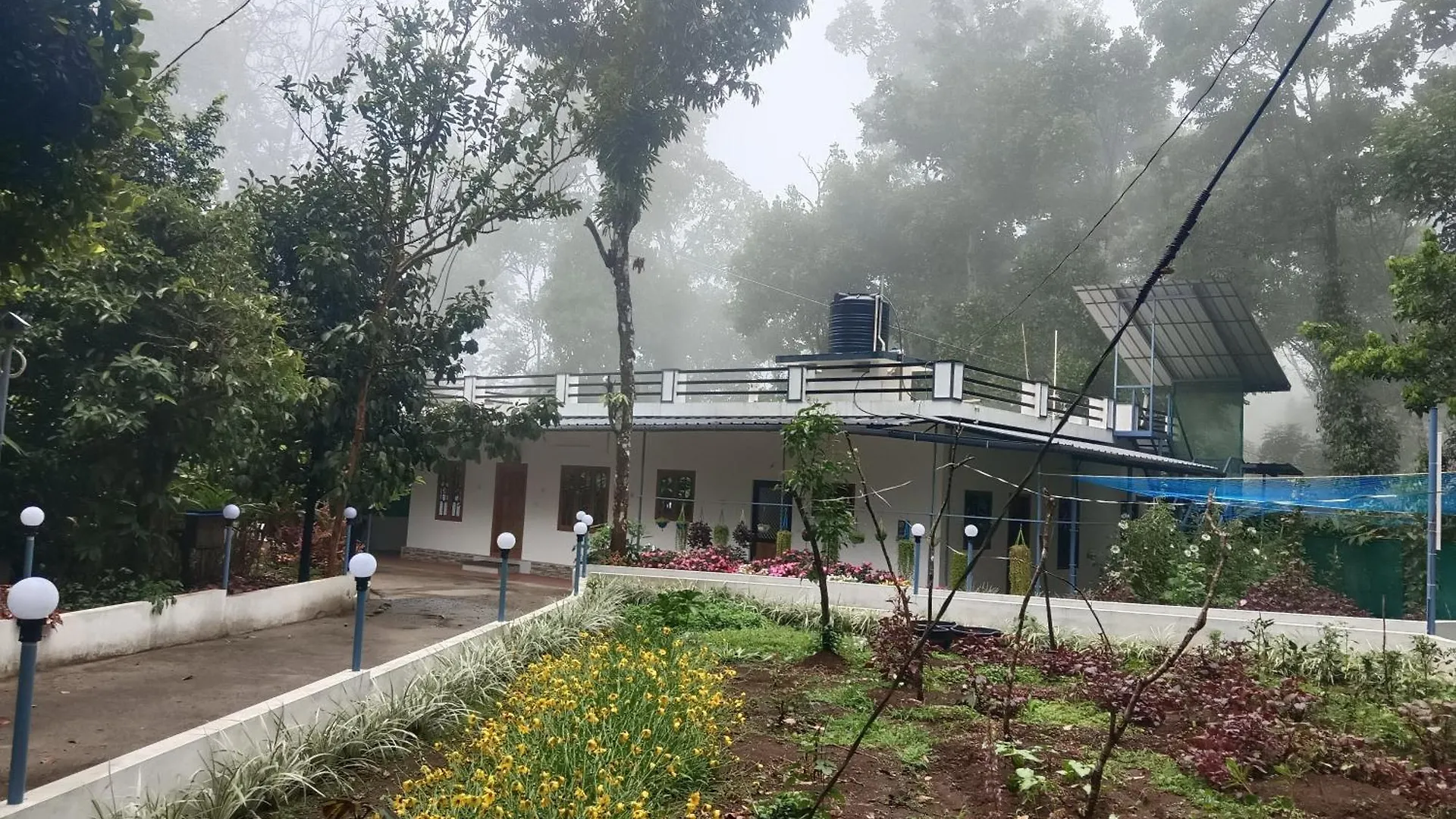 Chikkary'S Farmyard Near Munnar Gap Road 印度
